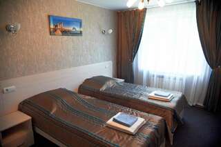 Гостиница Респект Смоленск Улучшенный двухместный номер с 2 отдельными кроватями-5
