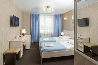 Гостиница Респект Смоленск Улучшенный двухместный номер с 2 отдельными кроватями-1